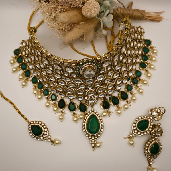 ISHOL- Chunky choker/ big statement bridal set with earrings and mangtika