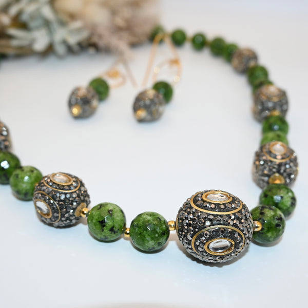 MALAGA Green stone Mala necklace with earrings