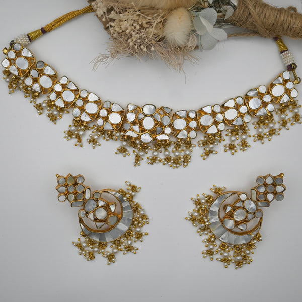 ADOR- mother of Pearl choker with long earrings gold plated