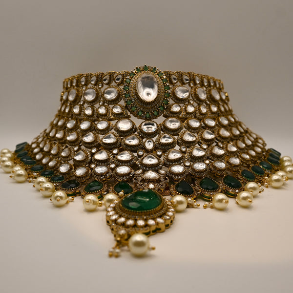 ISHOL- Chunky choker/ big statement bridal set with earrings and mangtika
