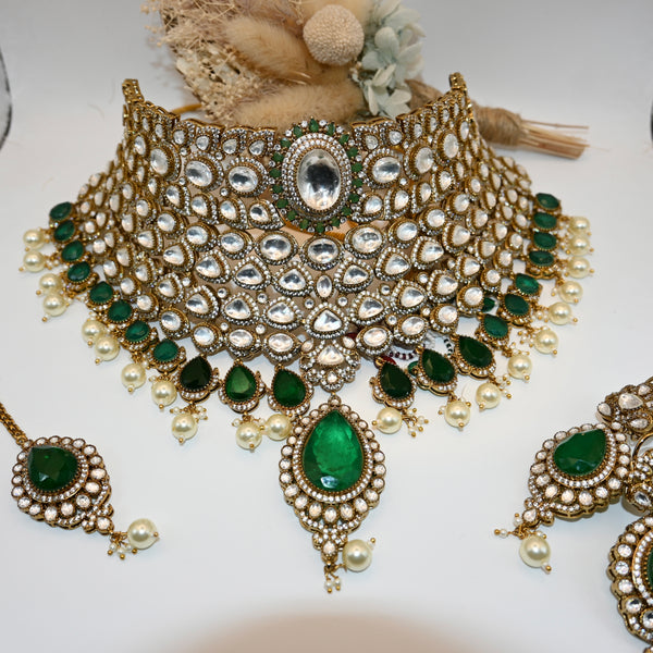 ISHOL- Chunky choker/ big statement bridal set with earrings and mangtika
