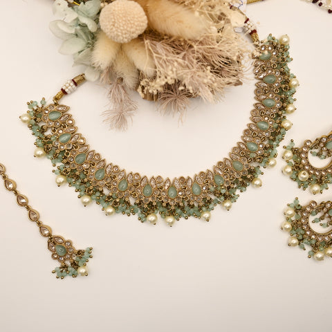 Preta- Aqua stone and pearl necklace set